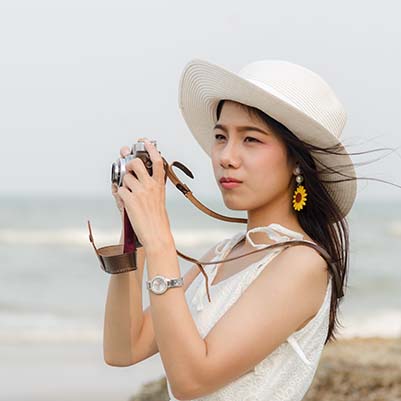 nela asisten tour guide